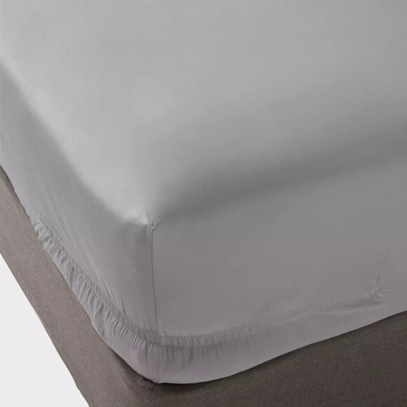 Threshold Queen Size 100% Cotton Sateen Classic Gray Fitted Sheet Up to 18" NWOT - Picture 1 of 5
